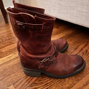 Frye Boots Red Size 6
